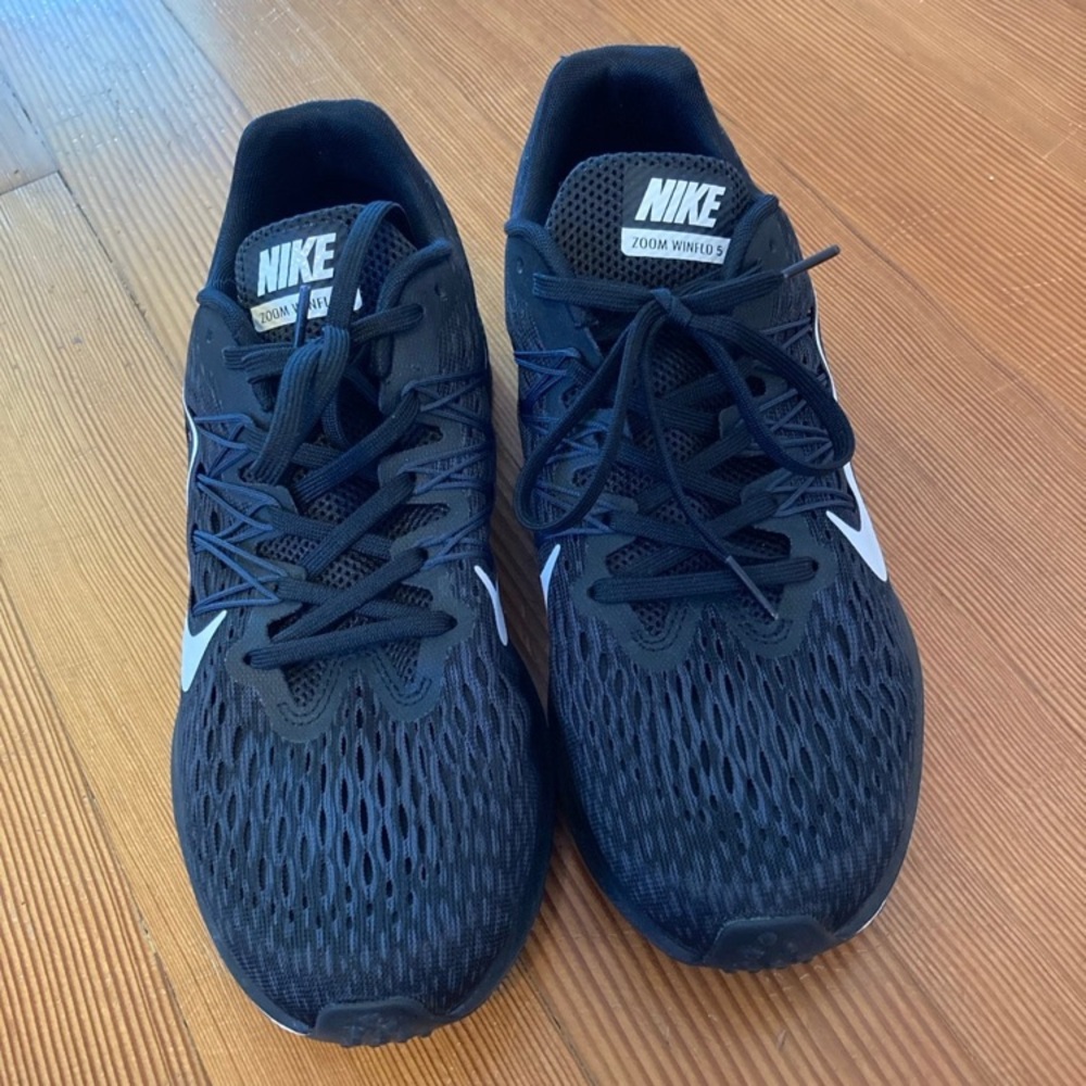 Nike Zoom Winflo womens 9 black